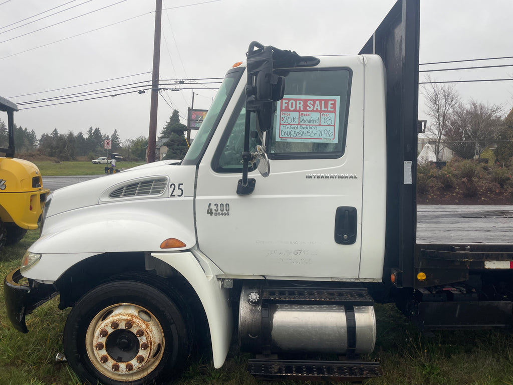 2003 International 4300 Flatbed